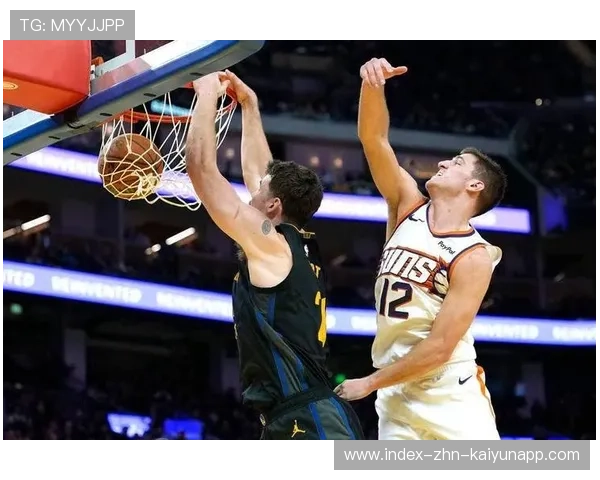 勇士三分点开花，太阳被迫收缩